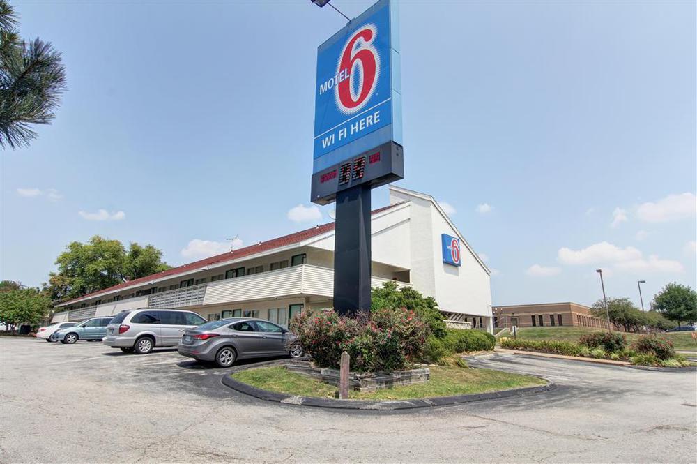 Red Roof Inn St Louis - Florissant Exterior photo