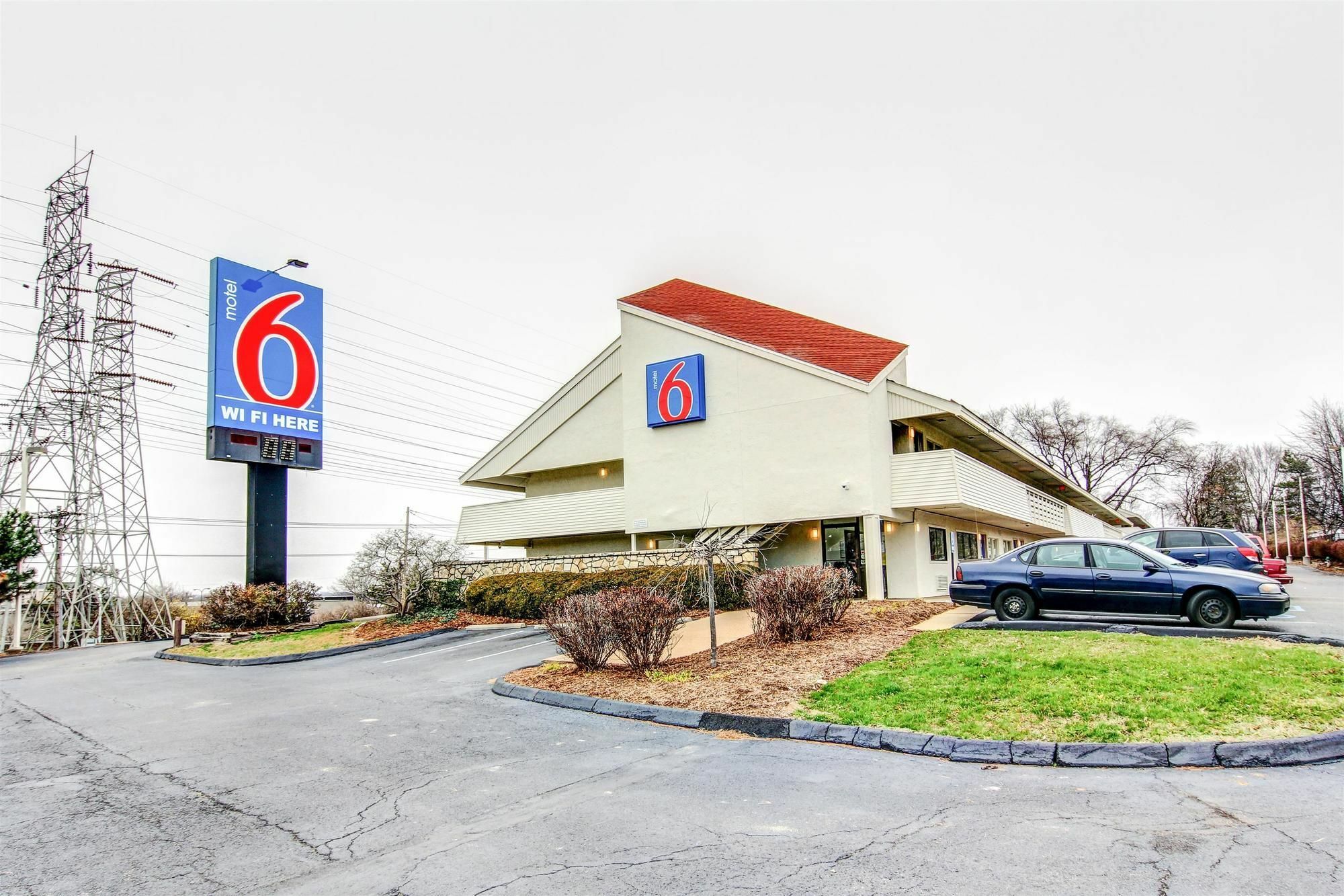 Red Roof Inn St Louis - Florissant Exterior photo