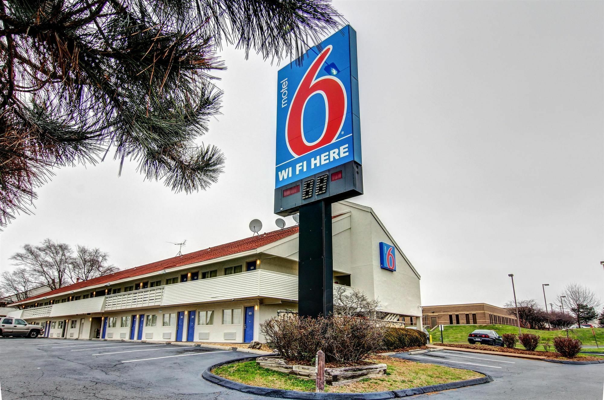 Red Roof Inn St Louis - Florissant Exterior photo
